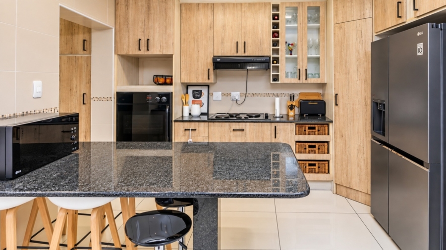 3 Bedroom Property for Sale in WestLake Country Safari Estate North West